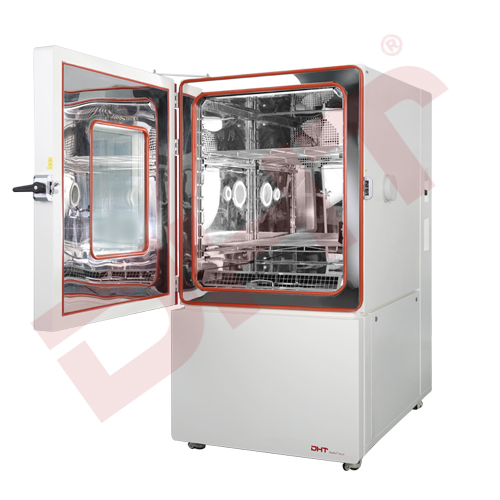 Climatic testing chamber